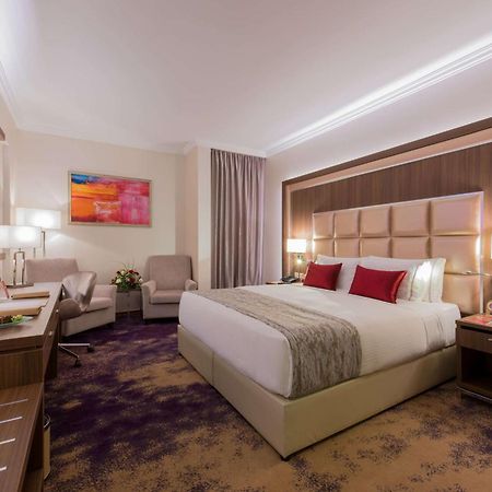 Hotel Ramada By Wyndham Continental Djeddah Extérieur photo