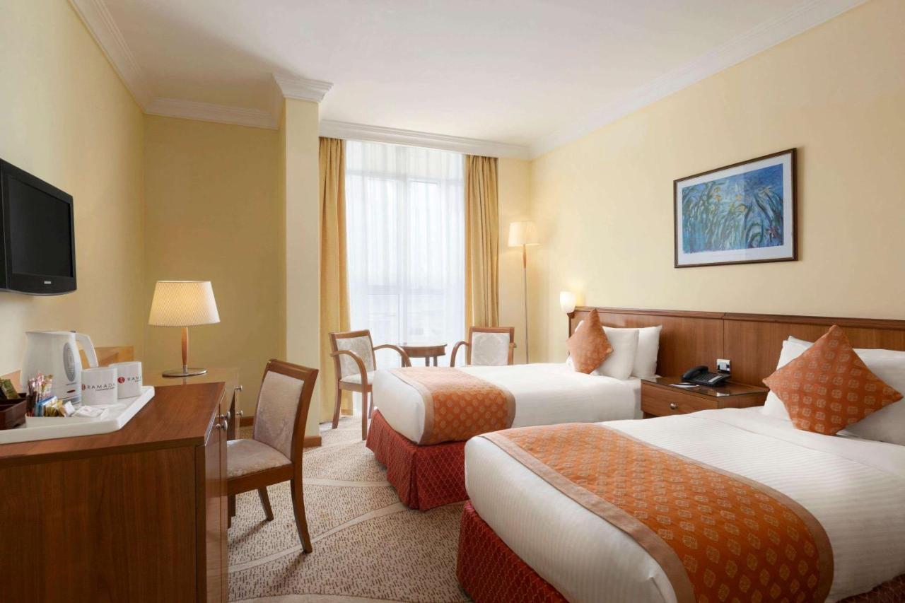 Hotel Ramada By Wyndham Continental Djeddah Extérieur photo
