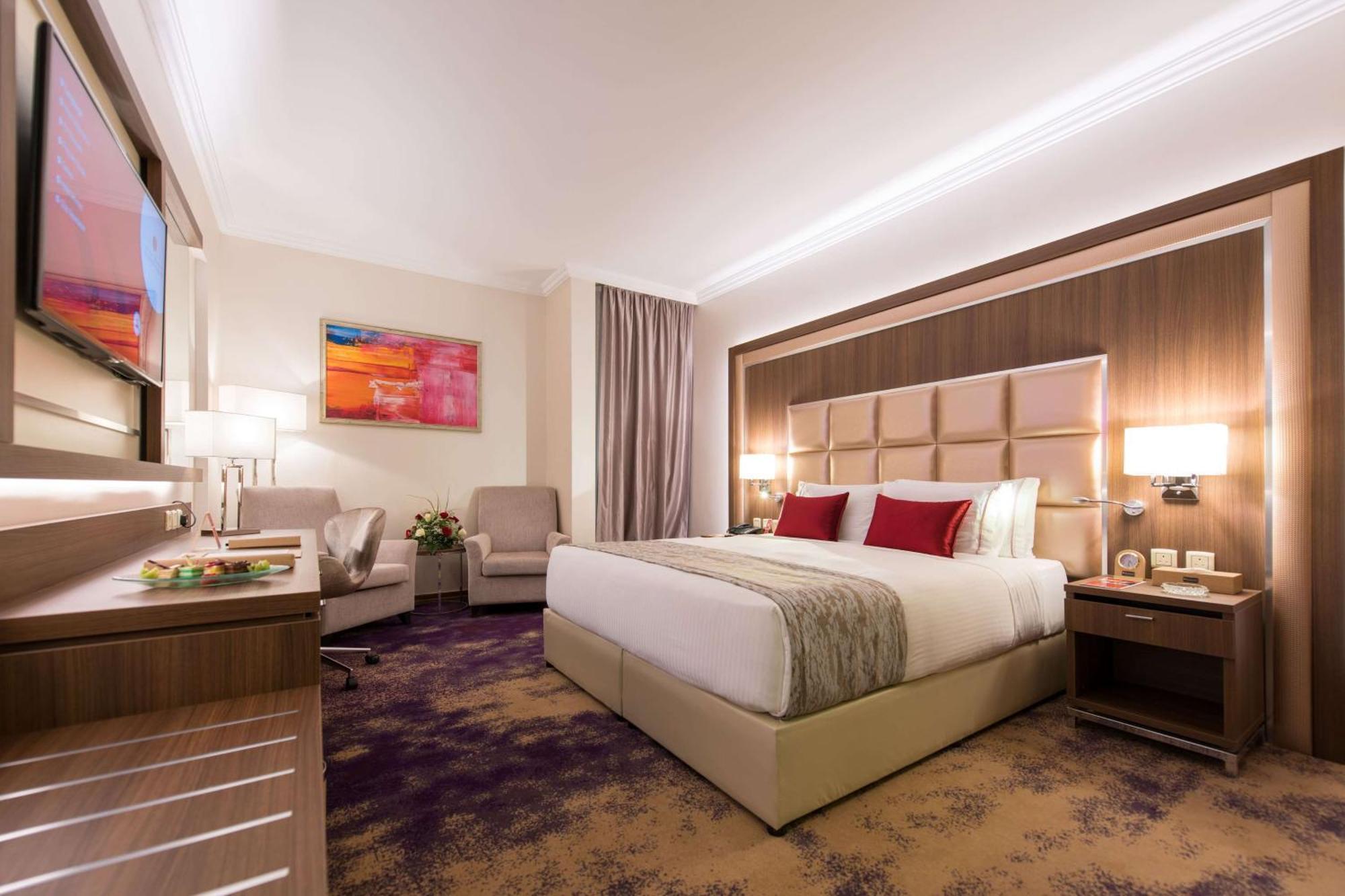 Hotel Ramada By Wyndham Continental Djeddah Extérieur photo
