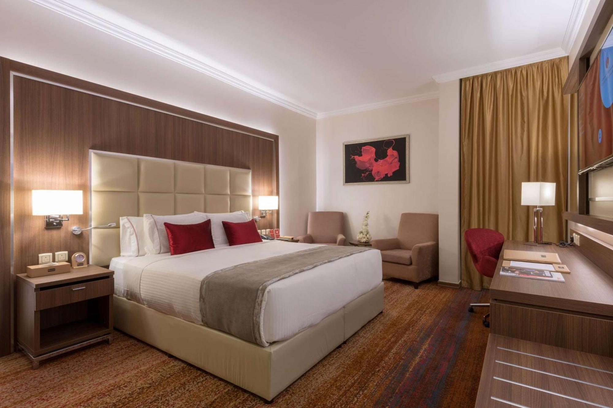 Hotel Ramada By Wyndham Continental Djeddah Extérieur photo