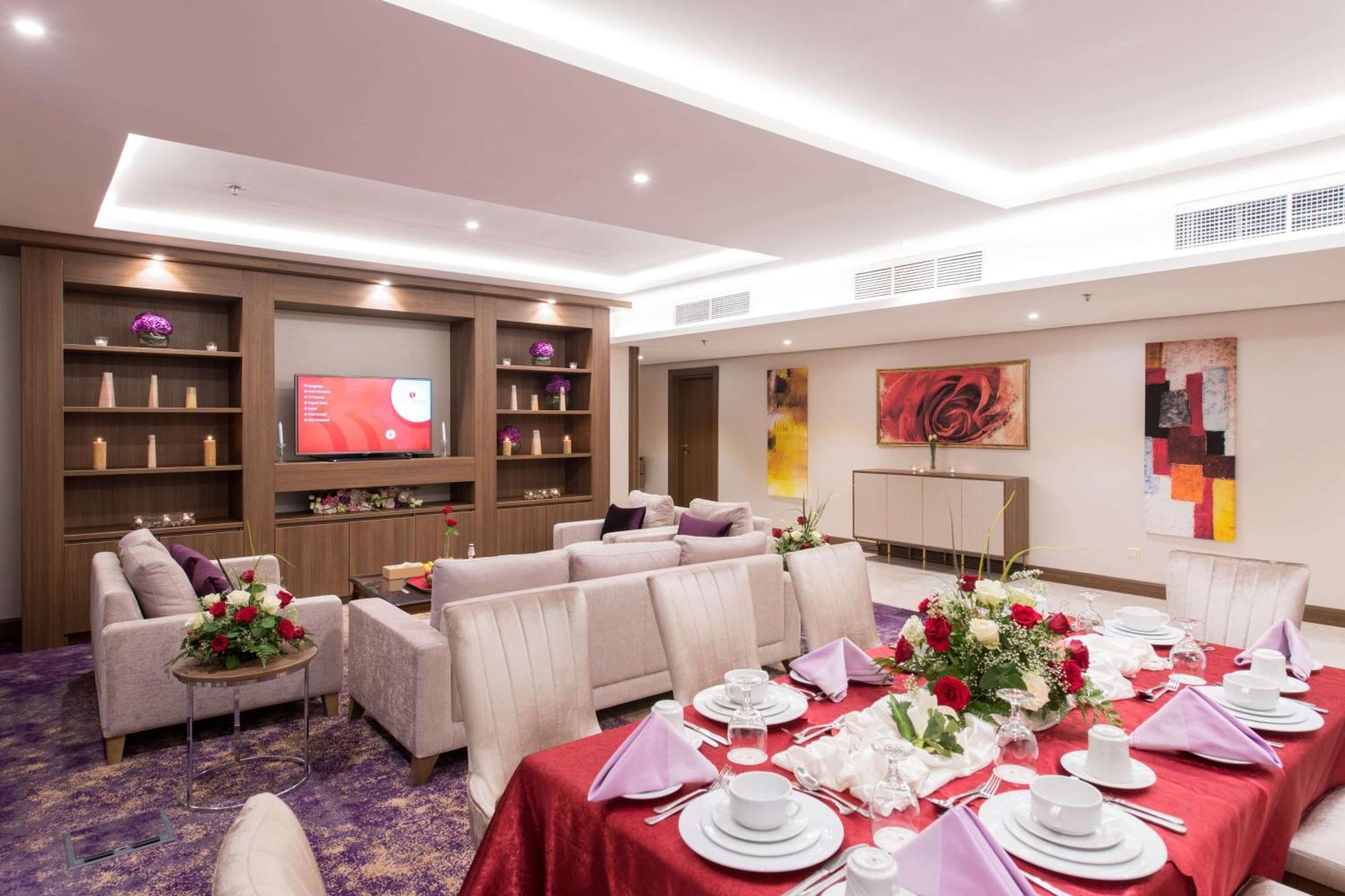 Hotel Ramada By Wyndham Continental Djeddah Extérieur photo