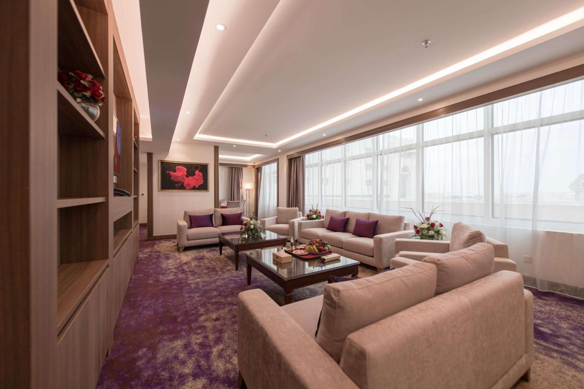 Hotel Ramada By Wyndham Continental Djeddah Extérieur photo