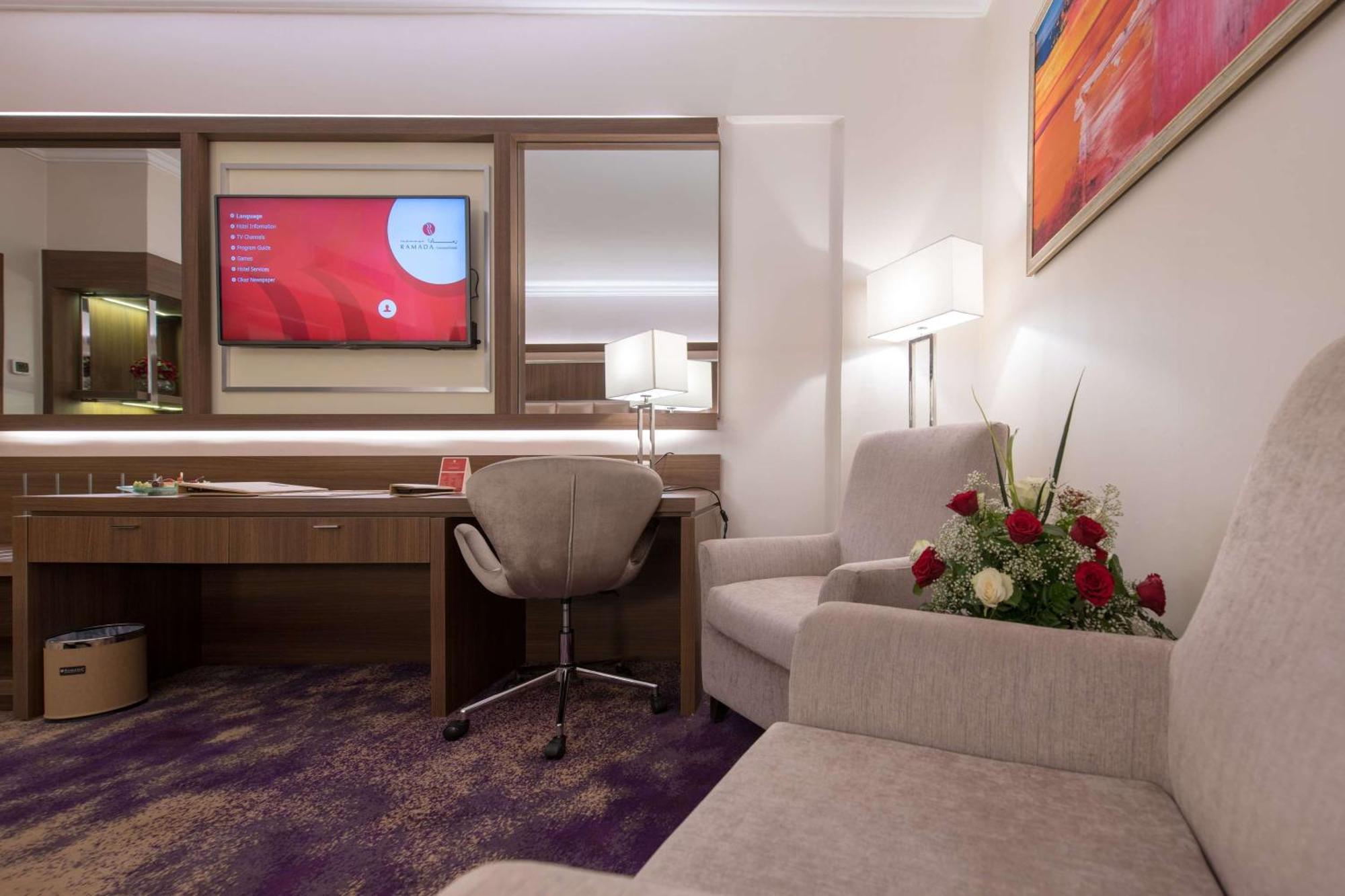 Hotel Ramada By Wyndham Continental Djeddah Extérieur photo