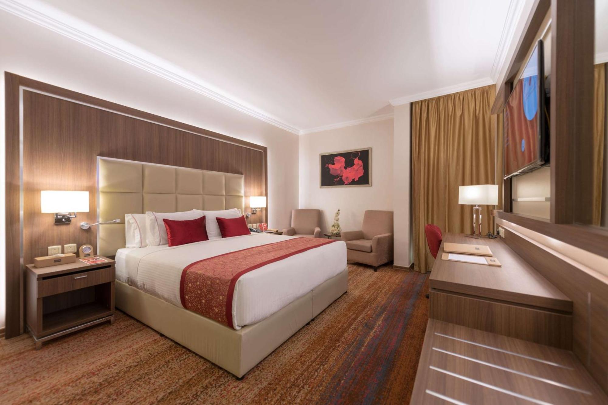 Hotel Ramada By Wyndham Continental Djeddah Extérieur photo
