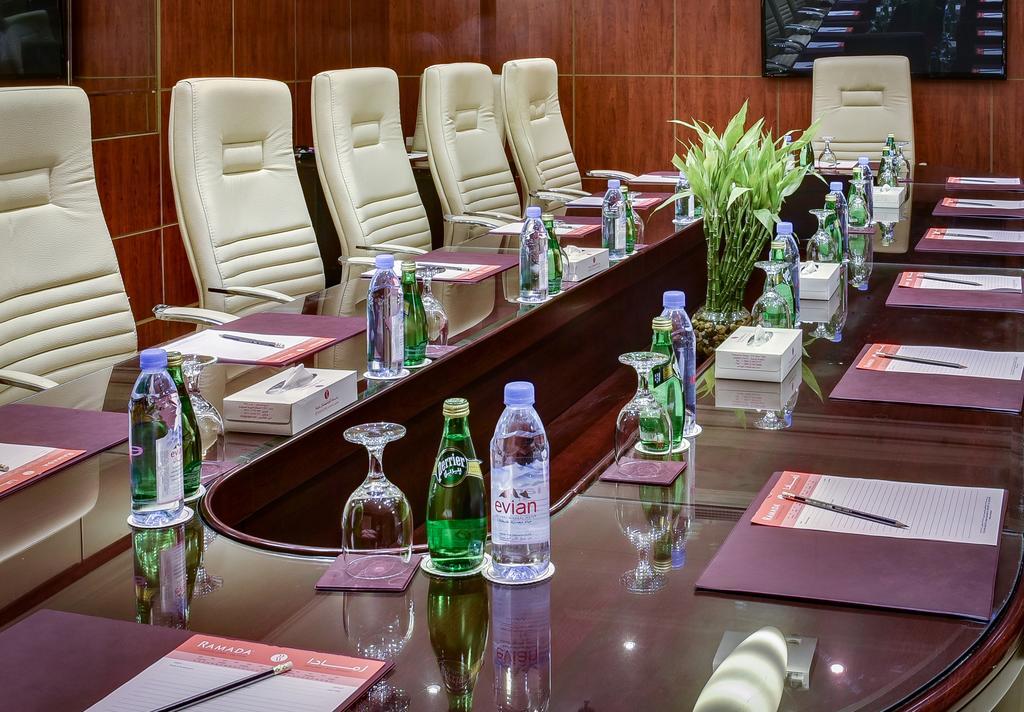 Hotel Ramada By Wyndham Continental Djeddah Extérieur photo