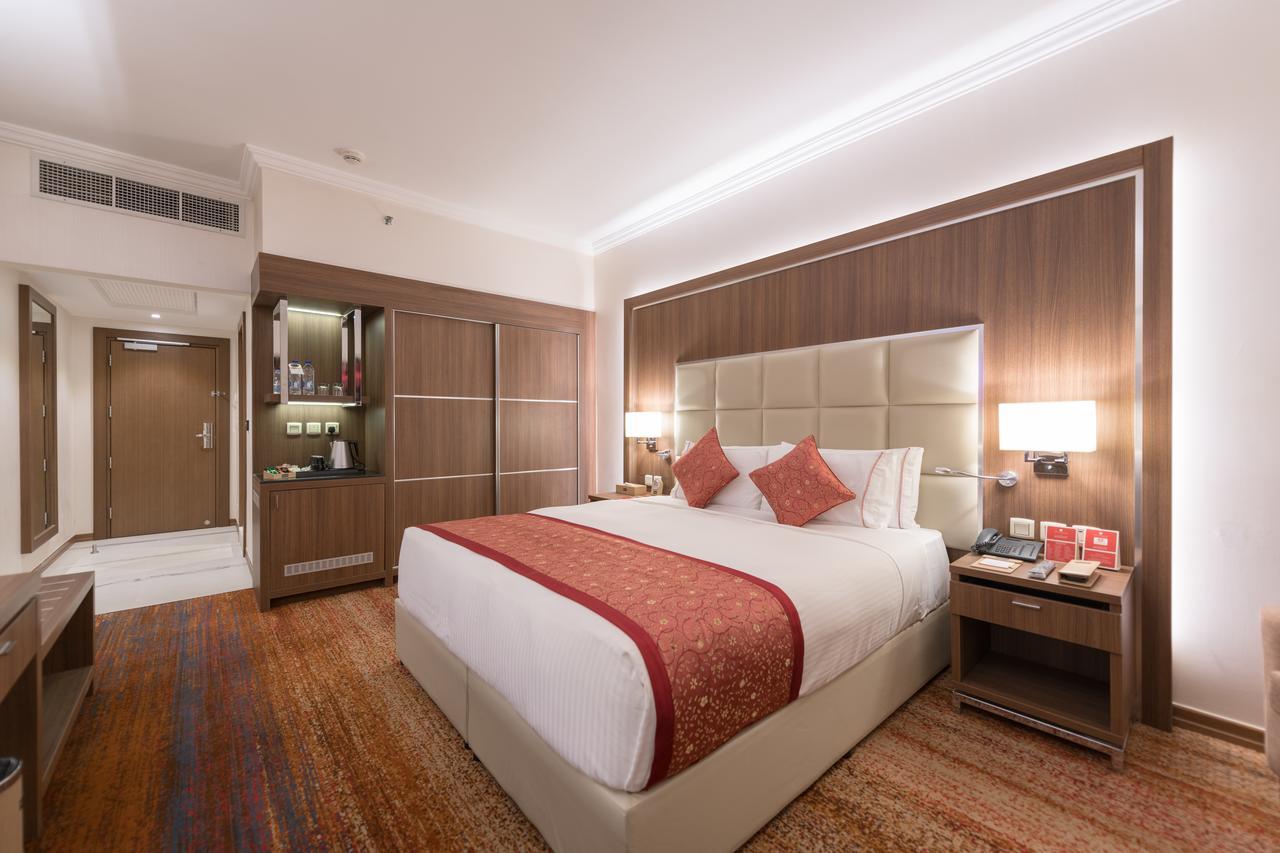 Hotel Ramada By Wyndham Continental Djeddah Extérieur photo