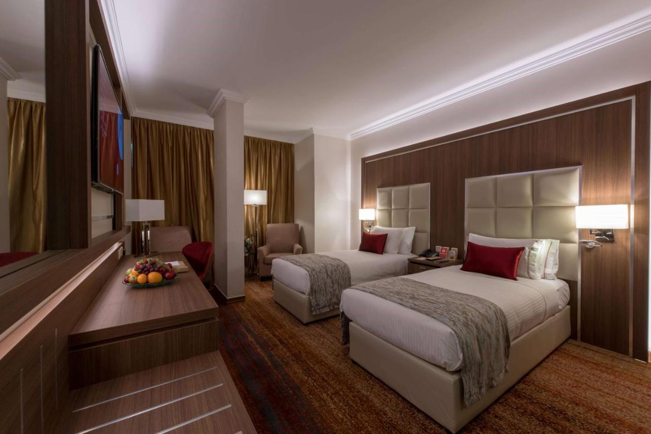 Hotel Ramada By Wyndham Continental Djeddah Extérieur photo