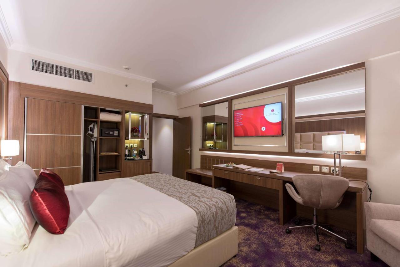 Hotel Ramada By Wyndham Continental Djeddah Extérieur photo